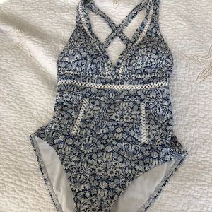 Antonio Mélanie swimsuit